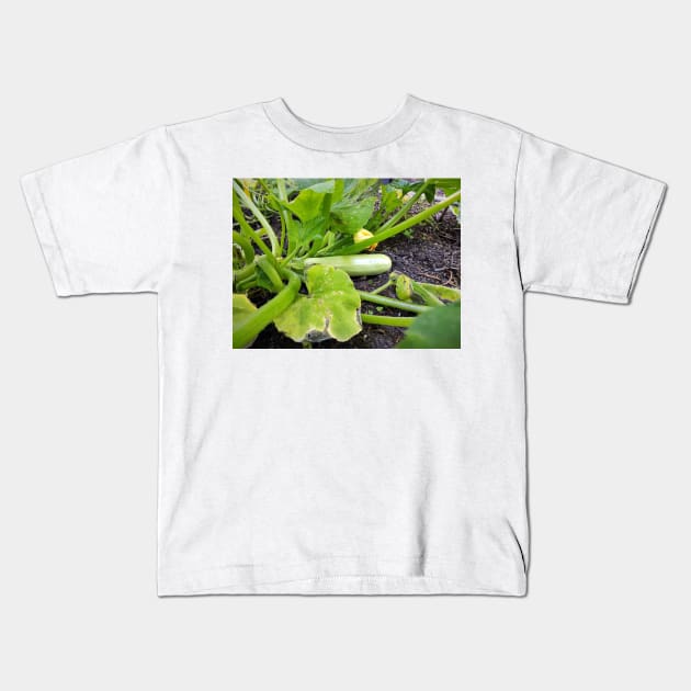 Zucchini Kids T-Shirt by Gourmetkater
